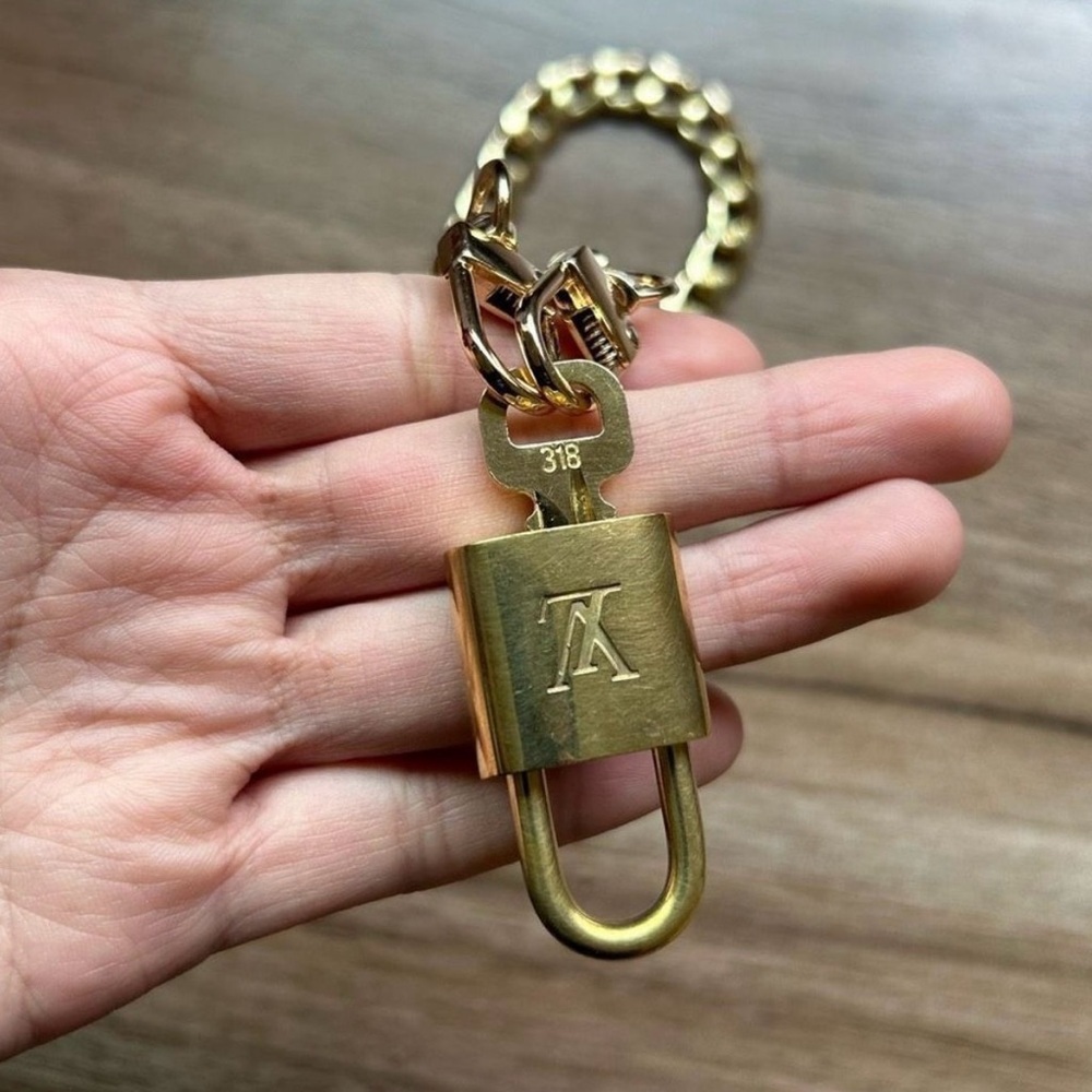 Louis Vuitton #318 Lock and Key